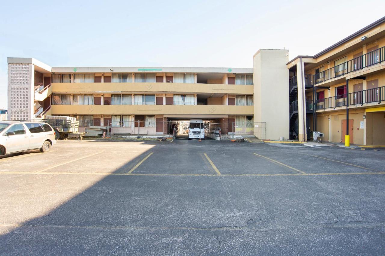 Hotel Baltimore Hwy 40 Екстер'єр фото